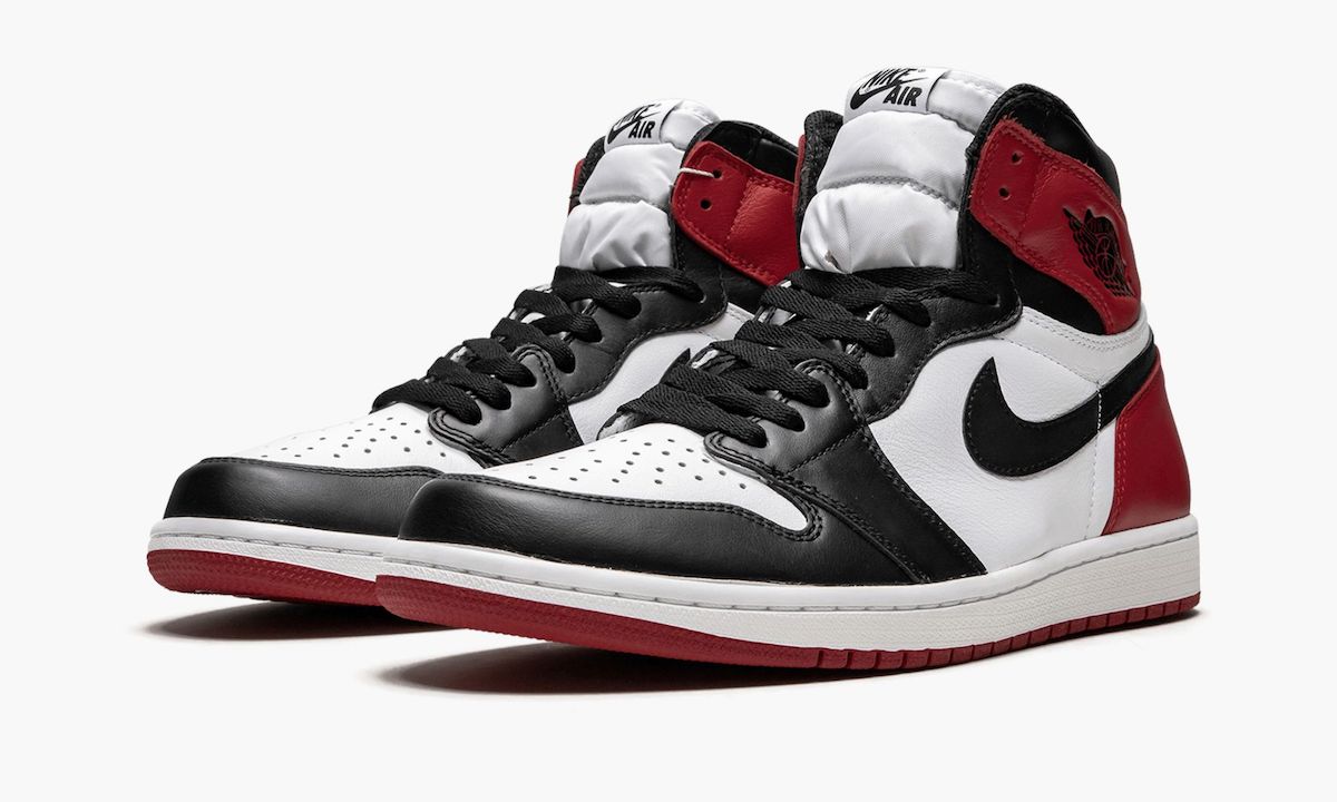 Air Jordan 1 Retro High OG ‘Black Toe’