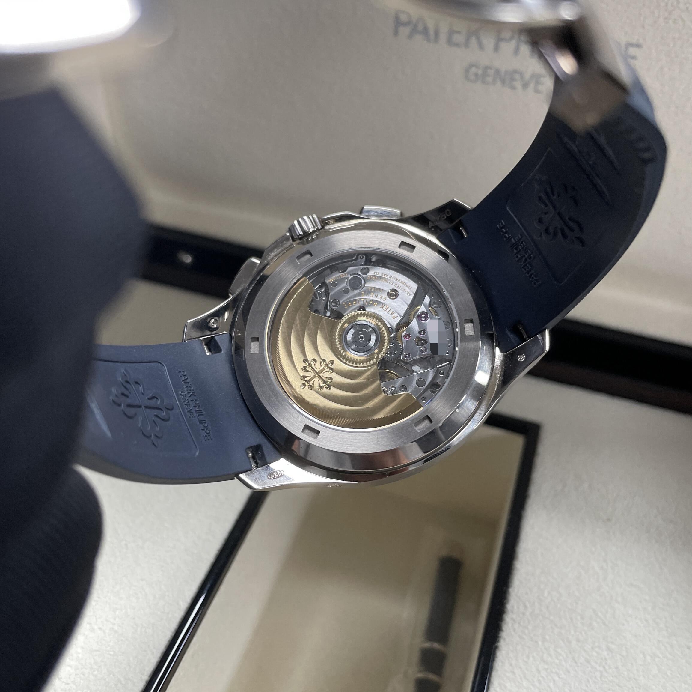 Patek Philippe Aquanaut Mens Watch 5968G-001