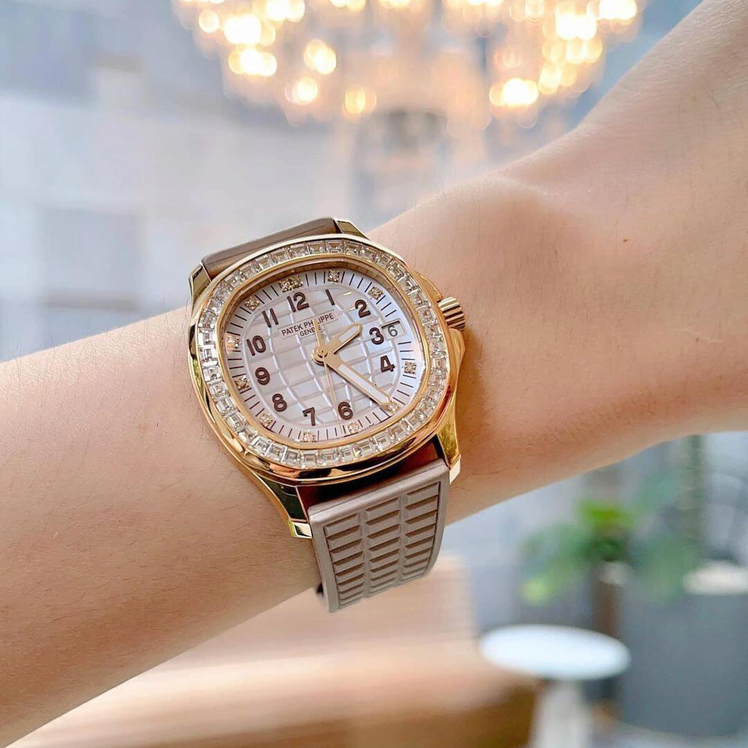 PATEK PHILIPPE  2023  SKU#0006299  AQUANAUT LUCE HAUTE JOAILLERIE 5072R-001 WHITE MOP