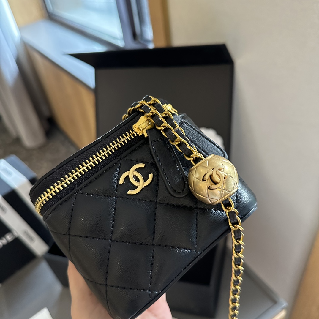 Pearl Crush Vanity Case with Chain Quilted Lambskin Mini