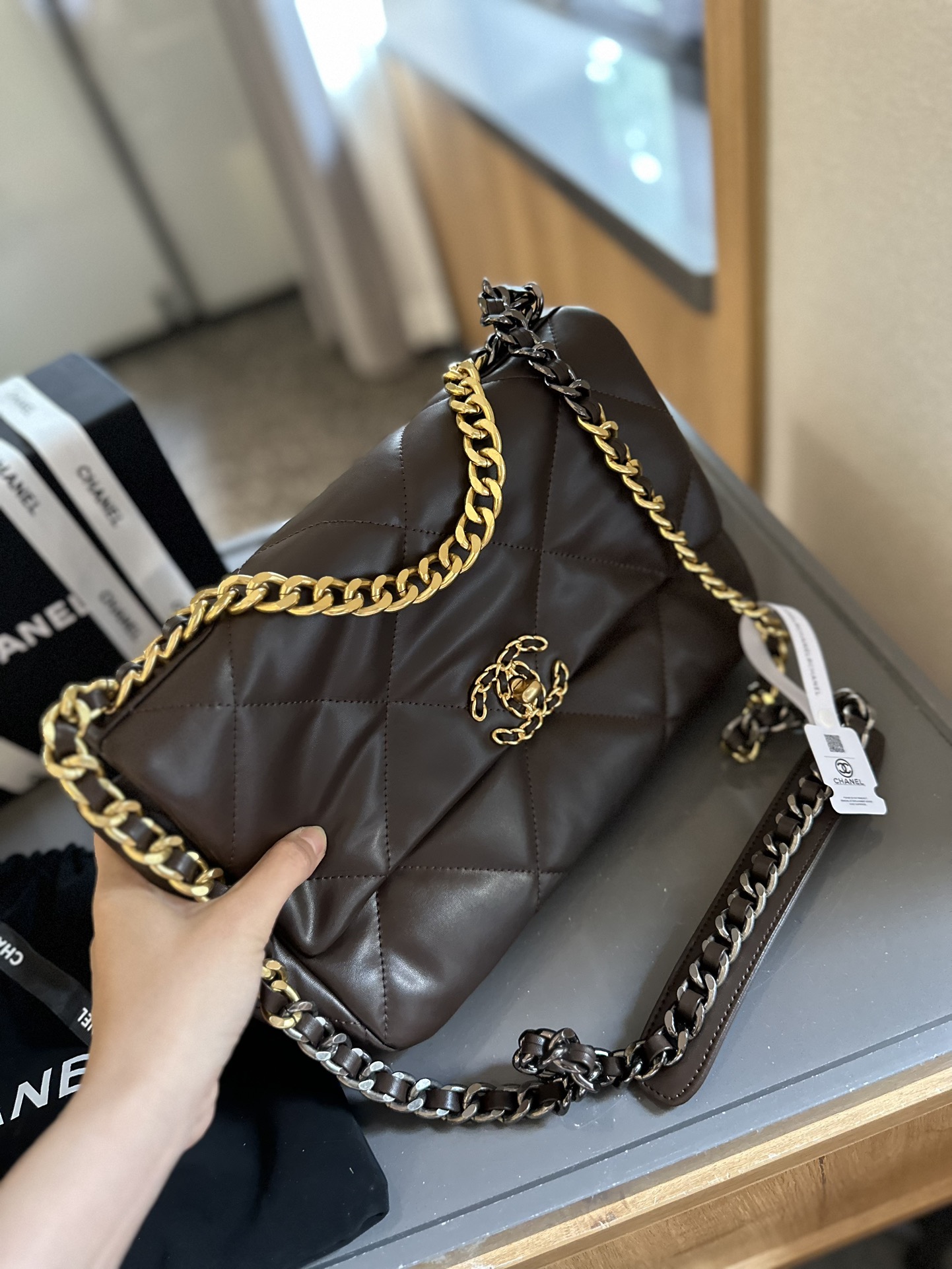 19 HANDBAG