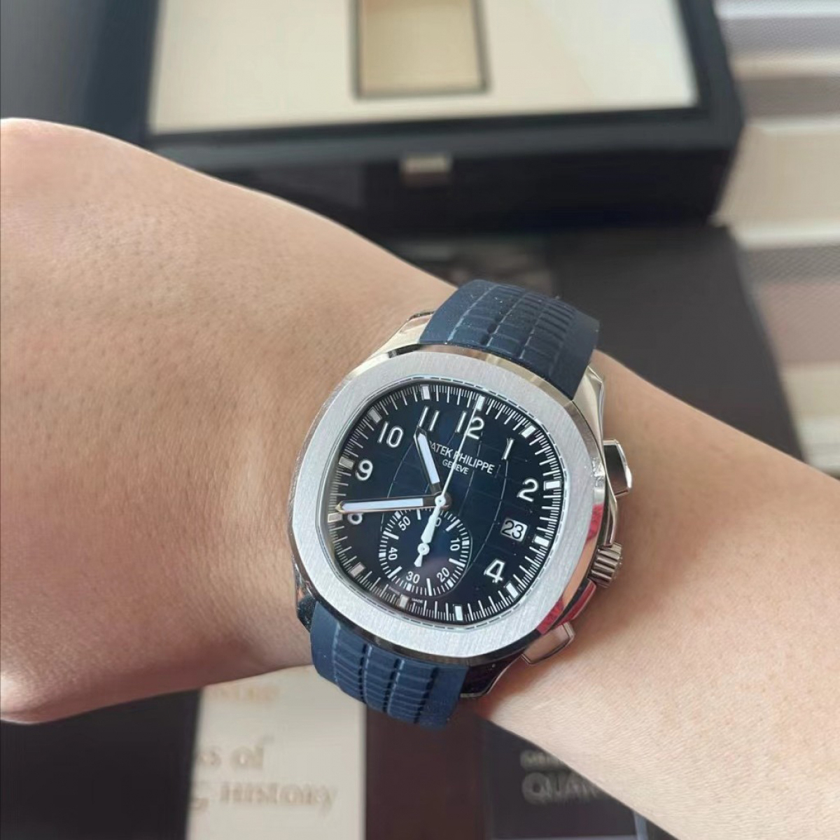 Patek Philippe Aquanaut Mens Watch 5968G-001