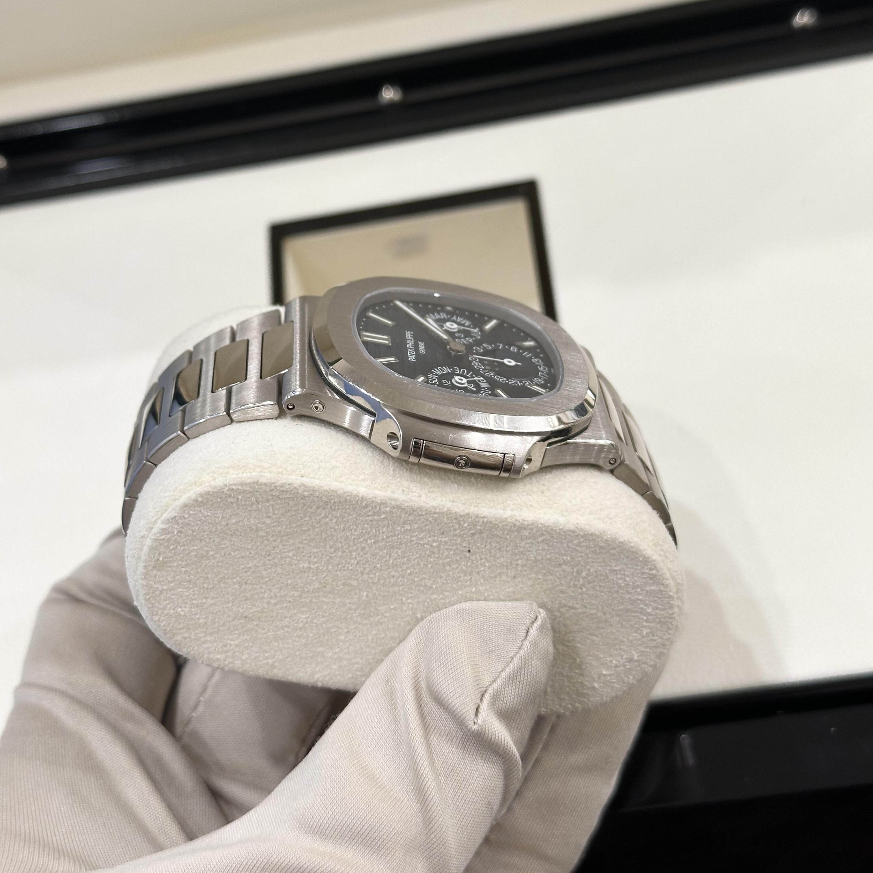 🔥🔥Best selling specials🔥🔥Patek Philippe Nautilus White Gold 5740-1G-001 with Blue Sunburst dial