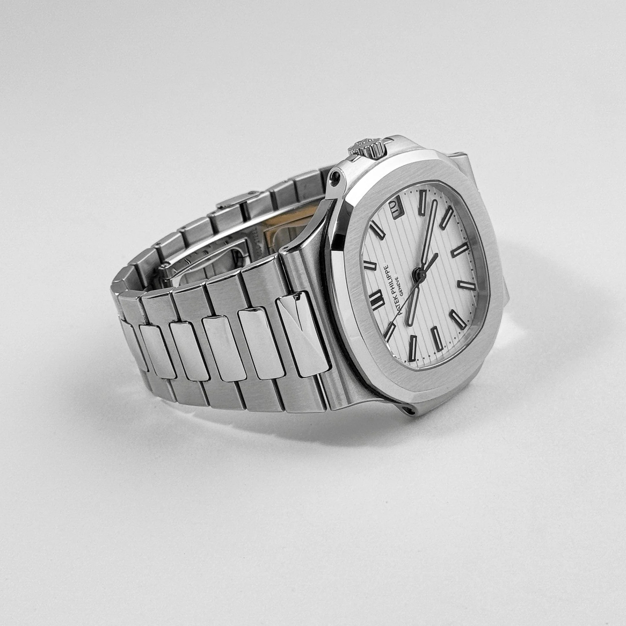 Patek Philippe Nautilus Silvery White Dial Stainless Steel Mens Watch 5711-1A-011