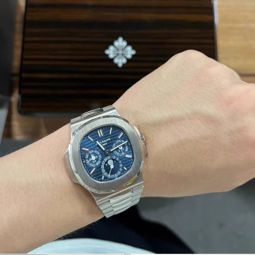 🔥🔥Best selling specials🔥🔥Patek Philippe Nautilus White Gold 5740-1G-001 with Blue Sunburst dial