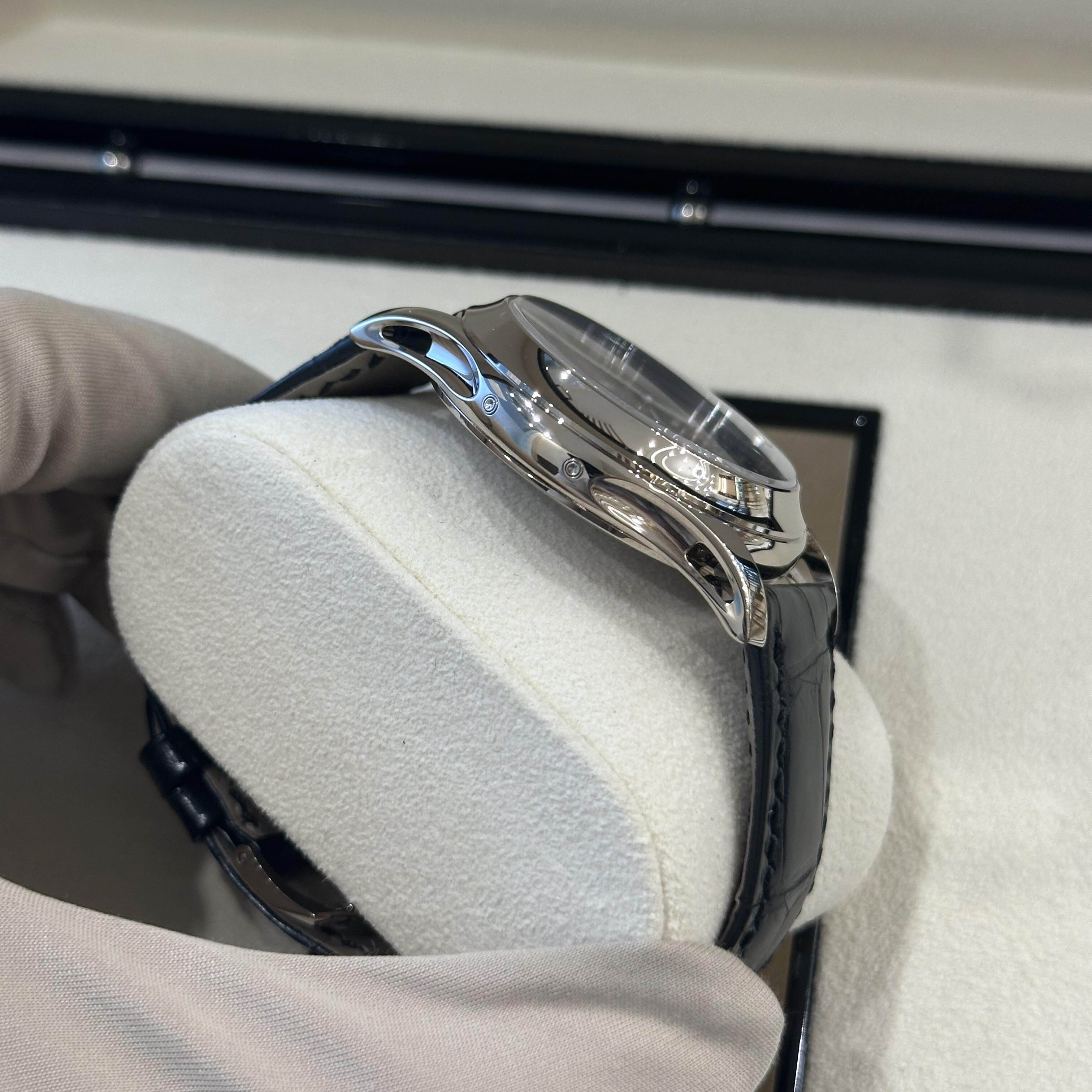 PATEK PHILIPPE  2020  SKU#0006308  COMPLICATIONS MOON PHASE 5205G-013 BLUE