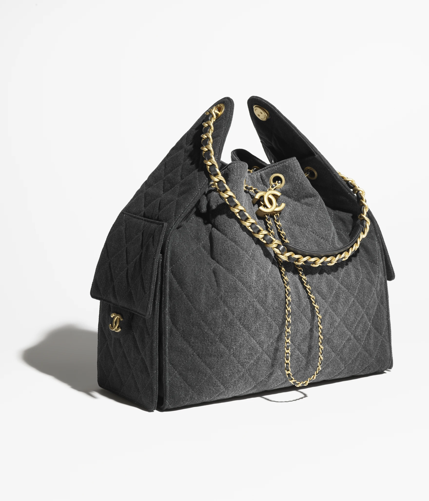 CHANEL 25 medium bag(Black)