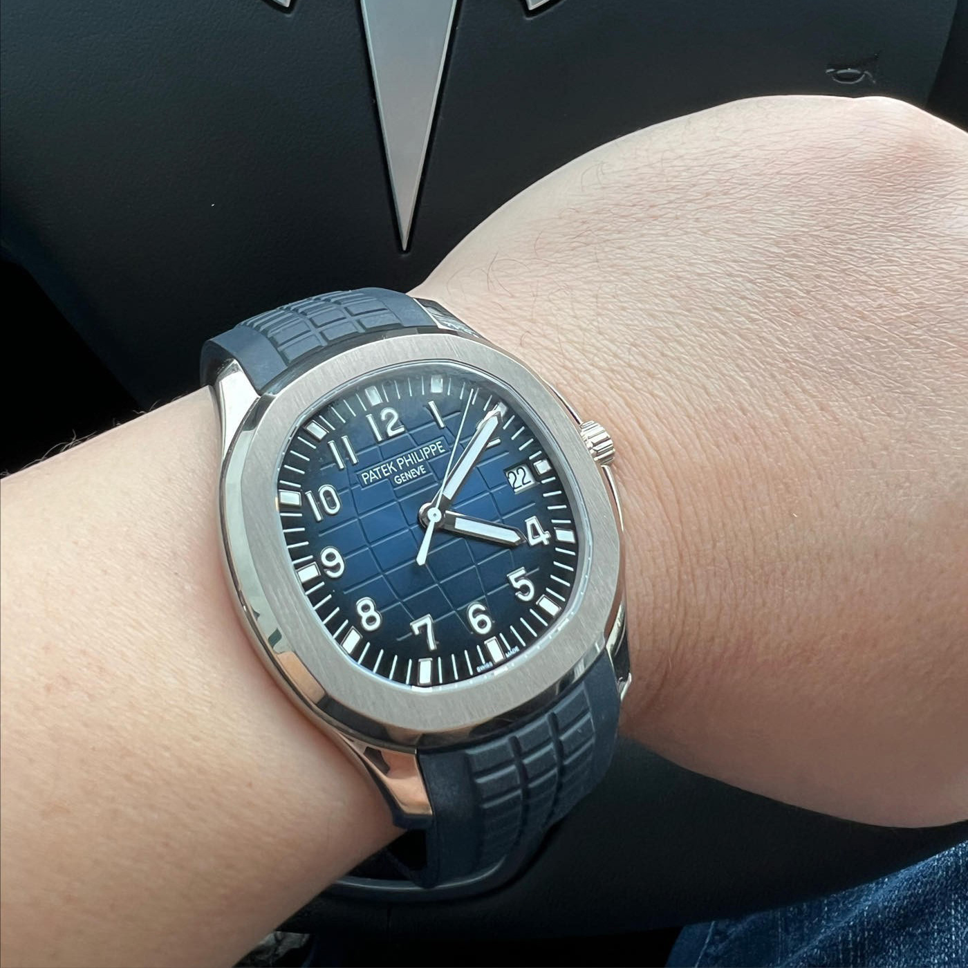 Patek Philippe Aquanaut Blue Dial 18K White Gold Men's Watch 5168G-001