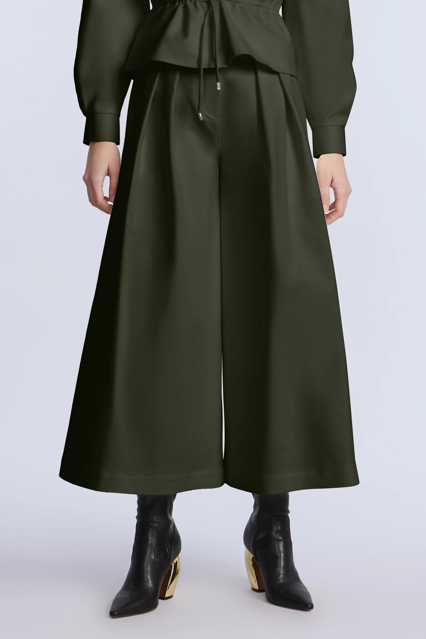 Pleated Front Crop Pant