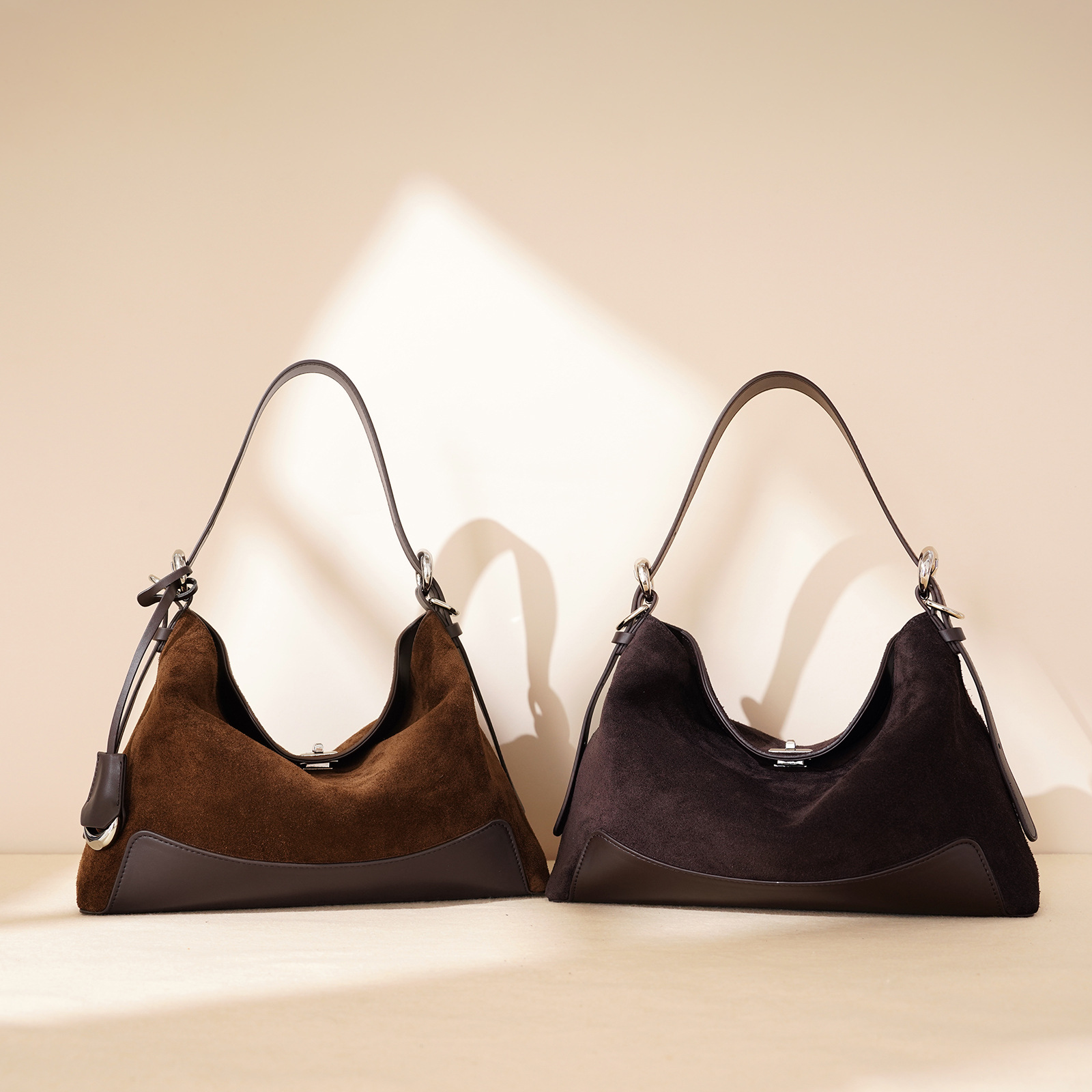 2025 New Commuter Women's Bag Single Shoulder Crossbody Bag Large Capacity Tote Bag Underarm Bag Autumn/Winter Classic Fashion Women's Bag