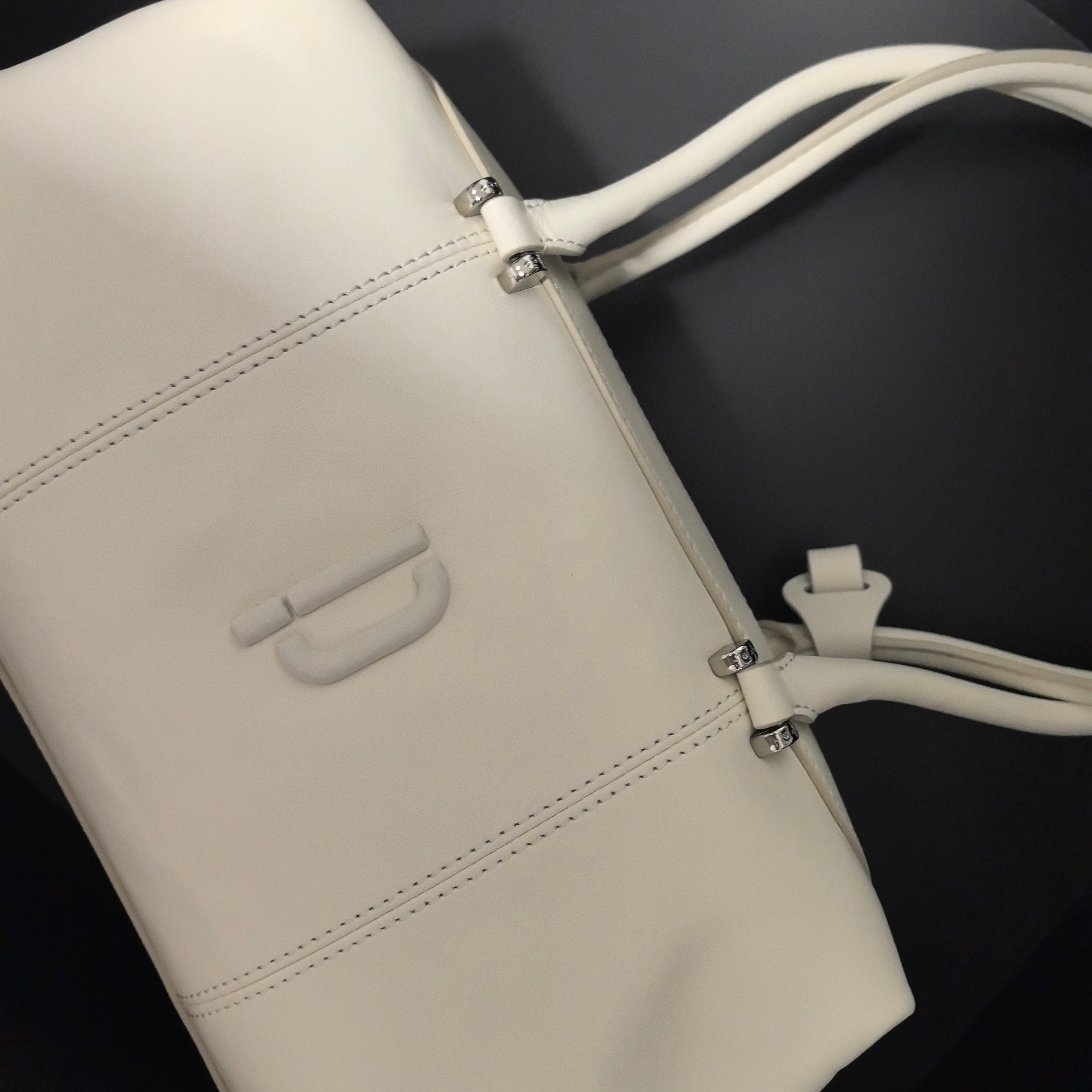 Clown bowling bag, tanned leather, oil wax, long handle, hand-held armpit bag, baguette, super popular Boston bag