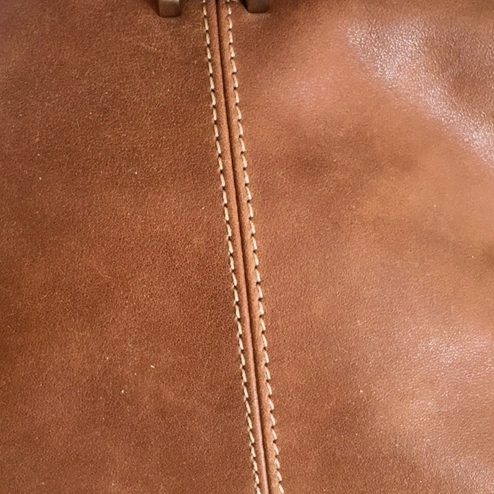 Clown bowling bag, tanned leather, oil wax, long handle, hand-held armpit bag, baguette, super popular Boston bag