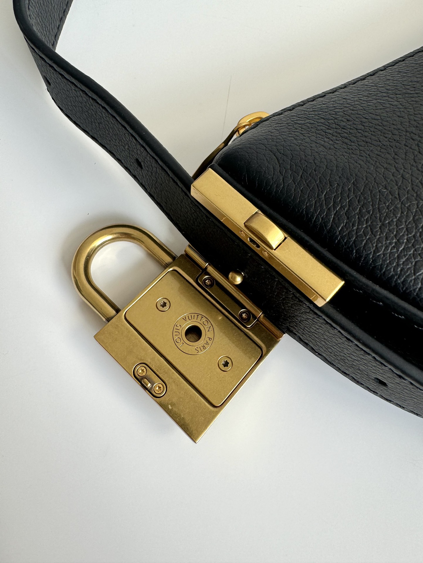 Large capacity women's bag, premium women's bag, black