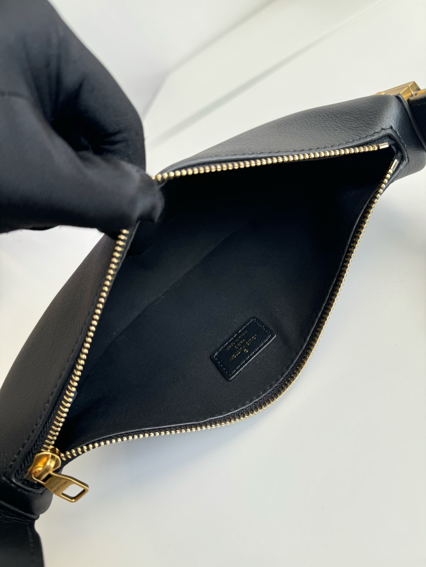 Large capacity women's bag, premium women's bag, black