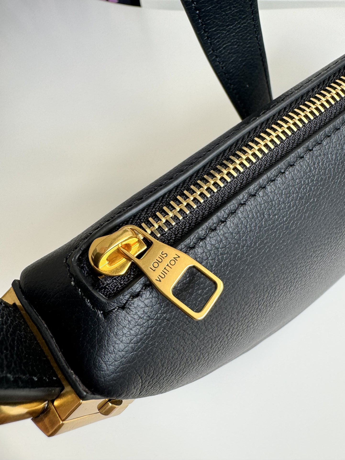 Large capacity women's bag, premium women's bag, black