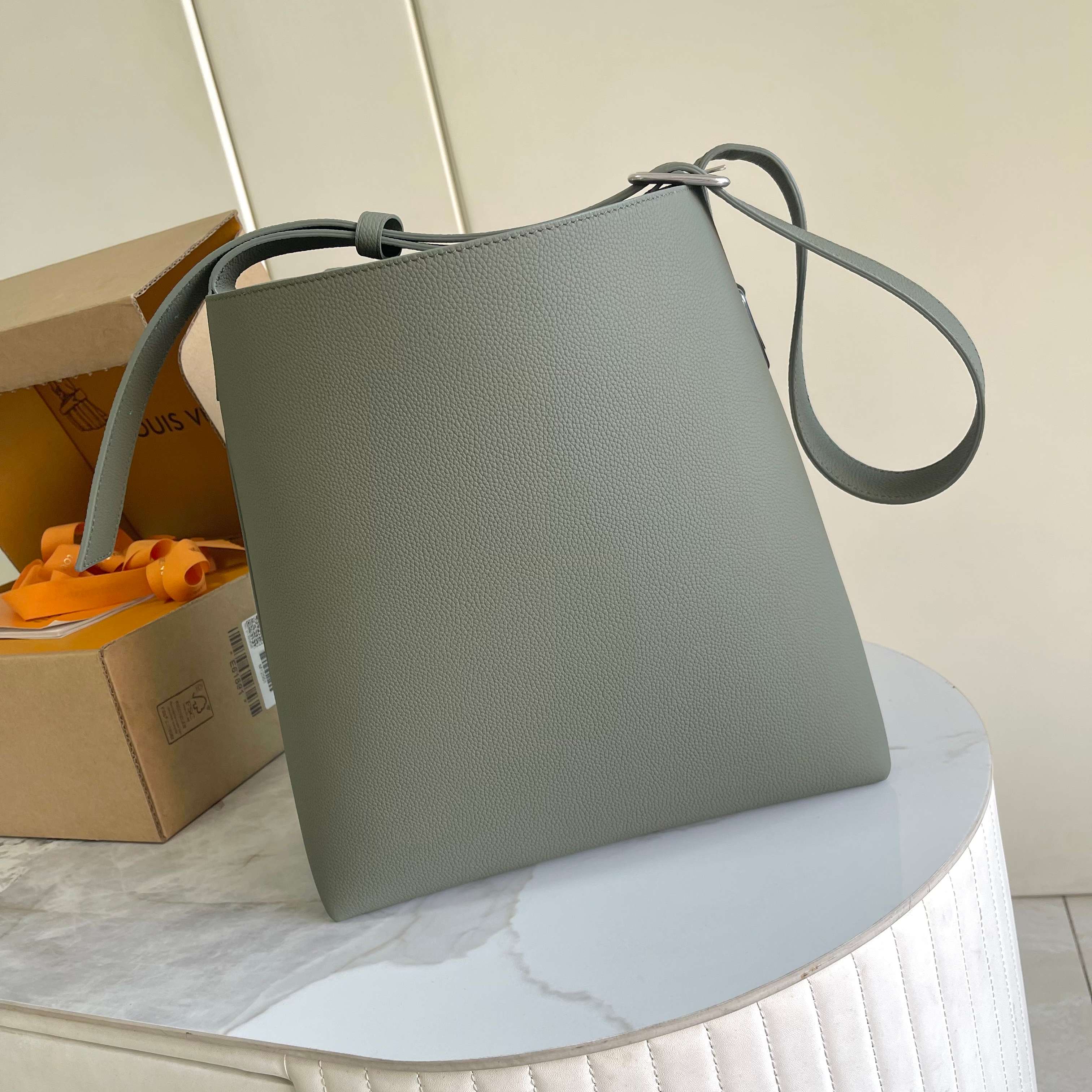 Detachable suede leather storage bag, handbag, cowhide leather shaping, trendy and easy to match men's bag