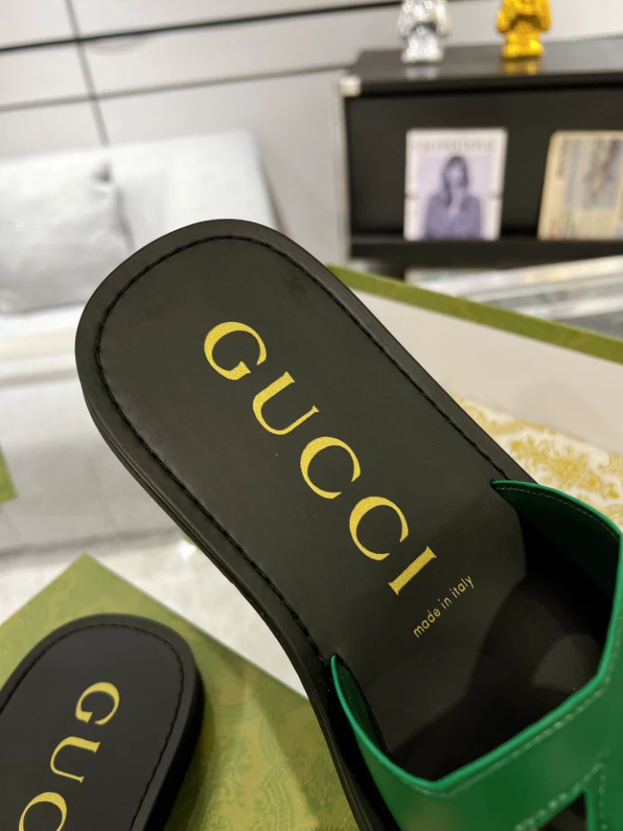 GUCCI MEN’S SLIDE SANDAL – GSL065