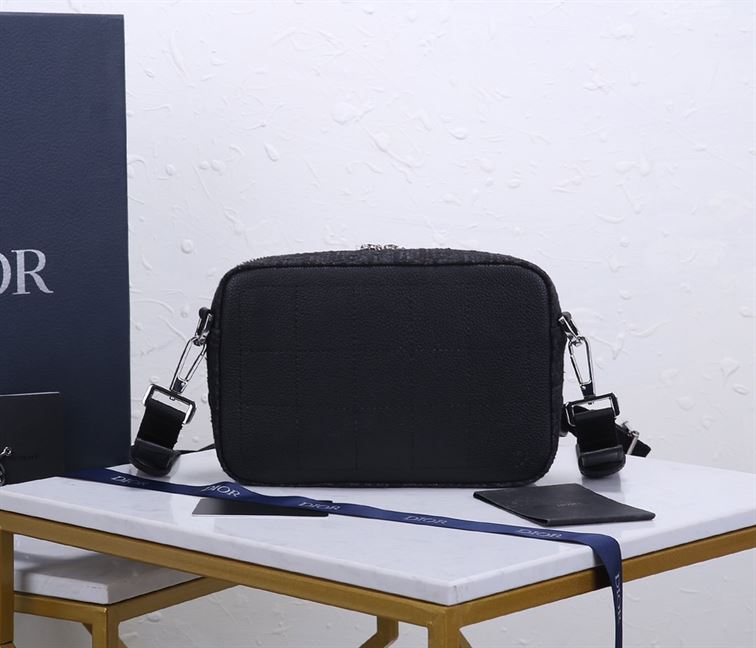 DIOR OBLIQUE SAFARI MESSENGER – DIO038
