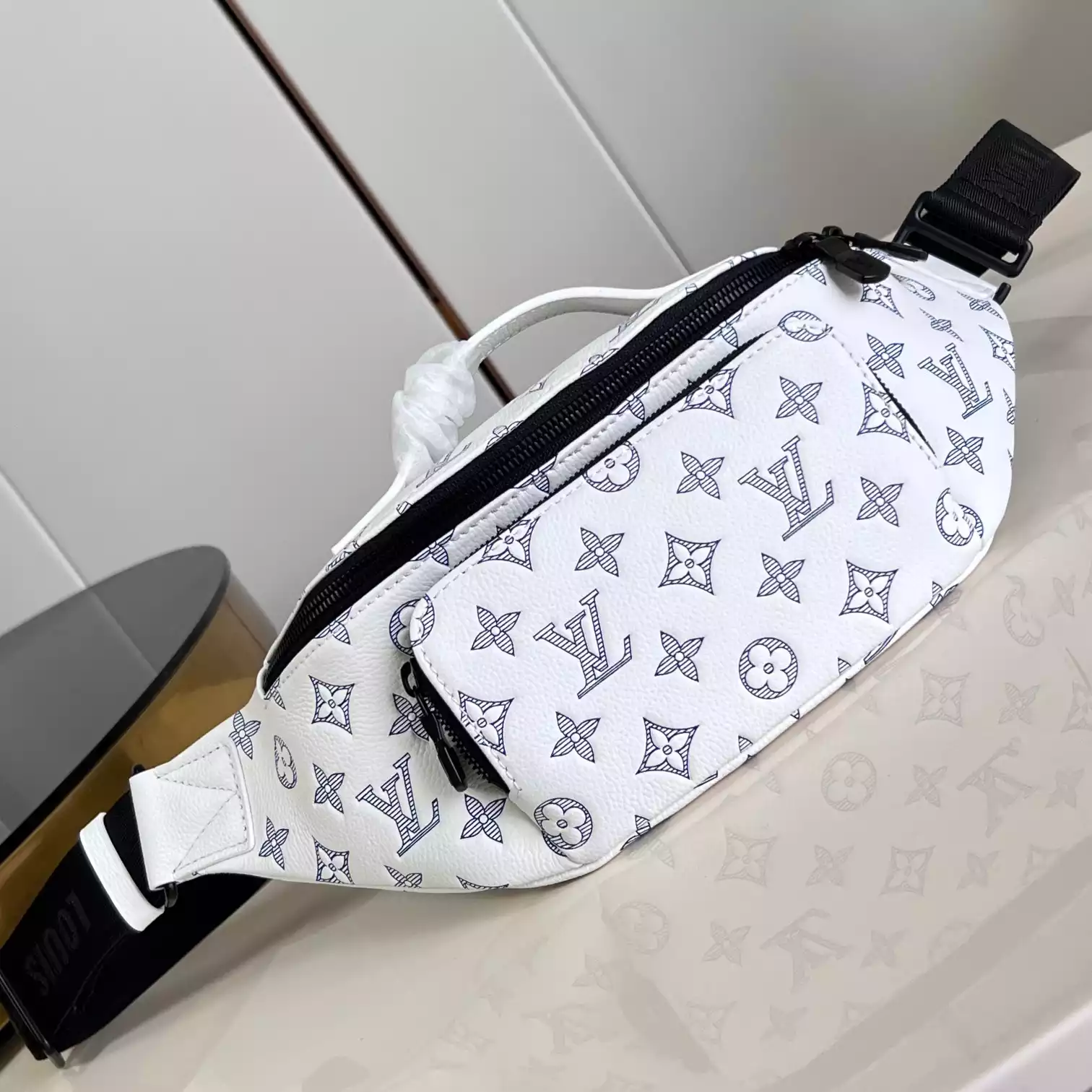 Rush Bumbag White Monogram Shadow M25227 – LW221