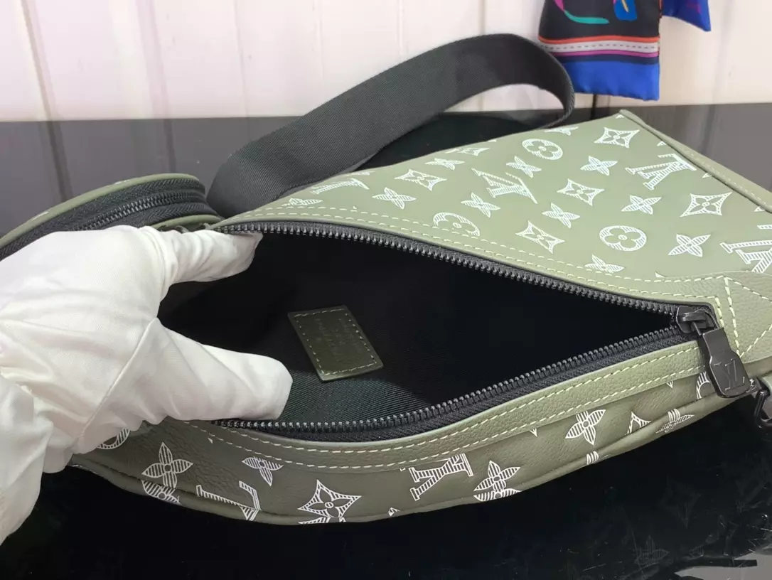 Louis Vuitton Duo Slingbag Olive Green Monogram Shadow – LW152