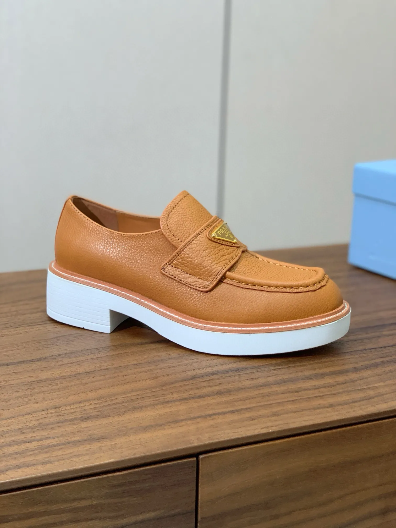 Prada Women’s Loafers in Brown Grained Leather – PRL011