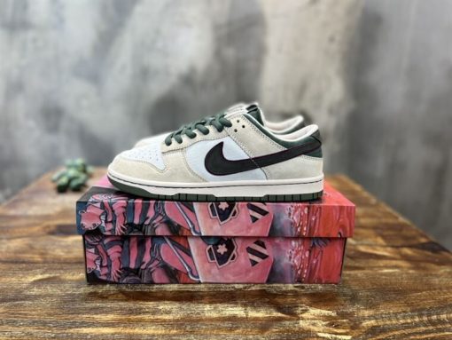 NIKE SB DUNK LOW SNEAKER – NSN012