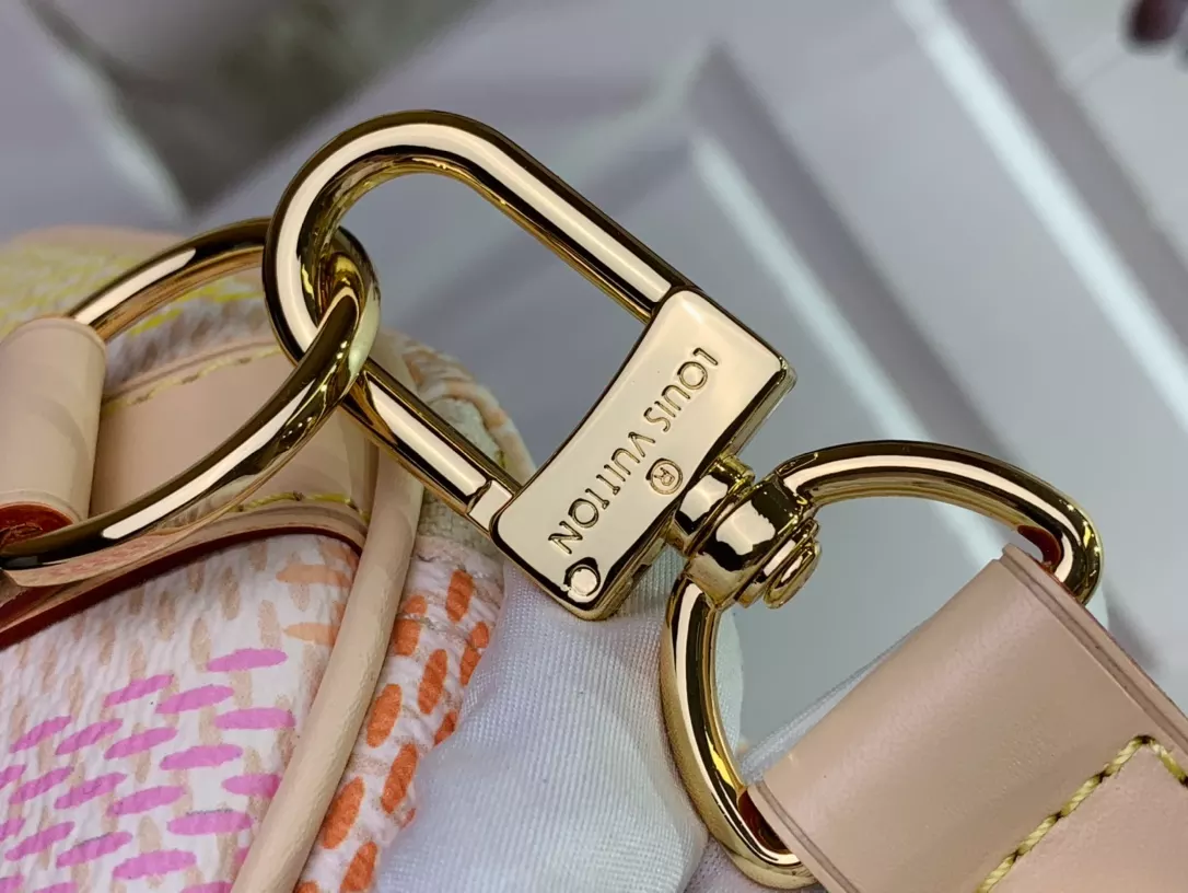 LV Keepall Bandoulière 45 in Peach Damierlicious Coated Canvas – LW180