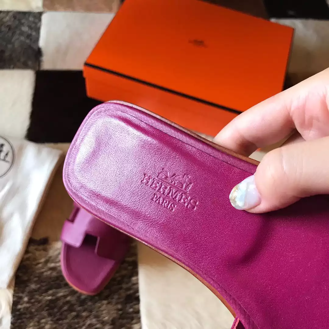 HERMES ORAN SLIDE SANDALS IN ANEMONE EPSOM CALFSKIN – HMSD063