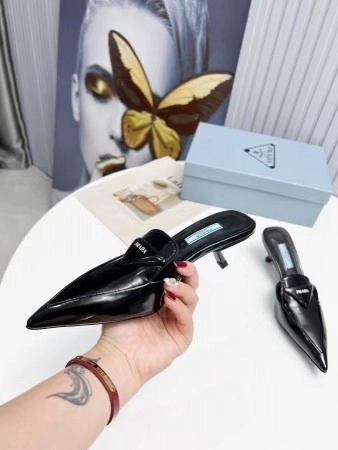 PRADA SABOTS MULES IN BLACK BRUSHED LEATHER – PSD054