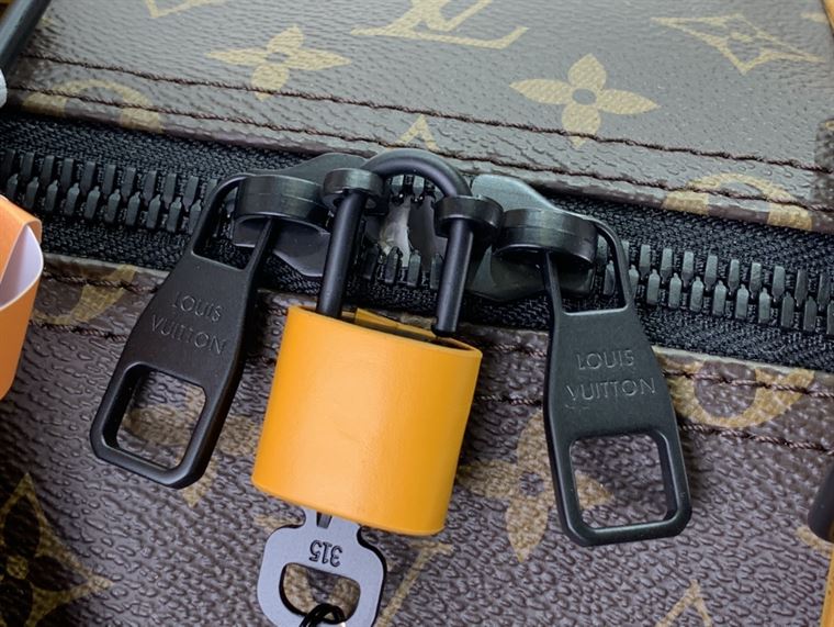 LOUIS VUITTON KEEPALL BANDOULIERE 55 – LVB053