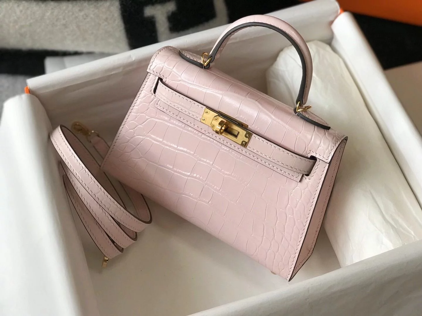 Hermes Kelly Mini II Bag In Rose Dragee Embossed Crocodile Leather – HW132