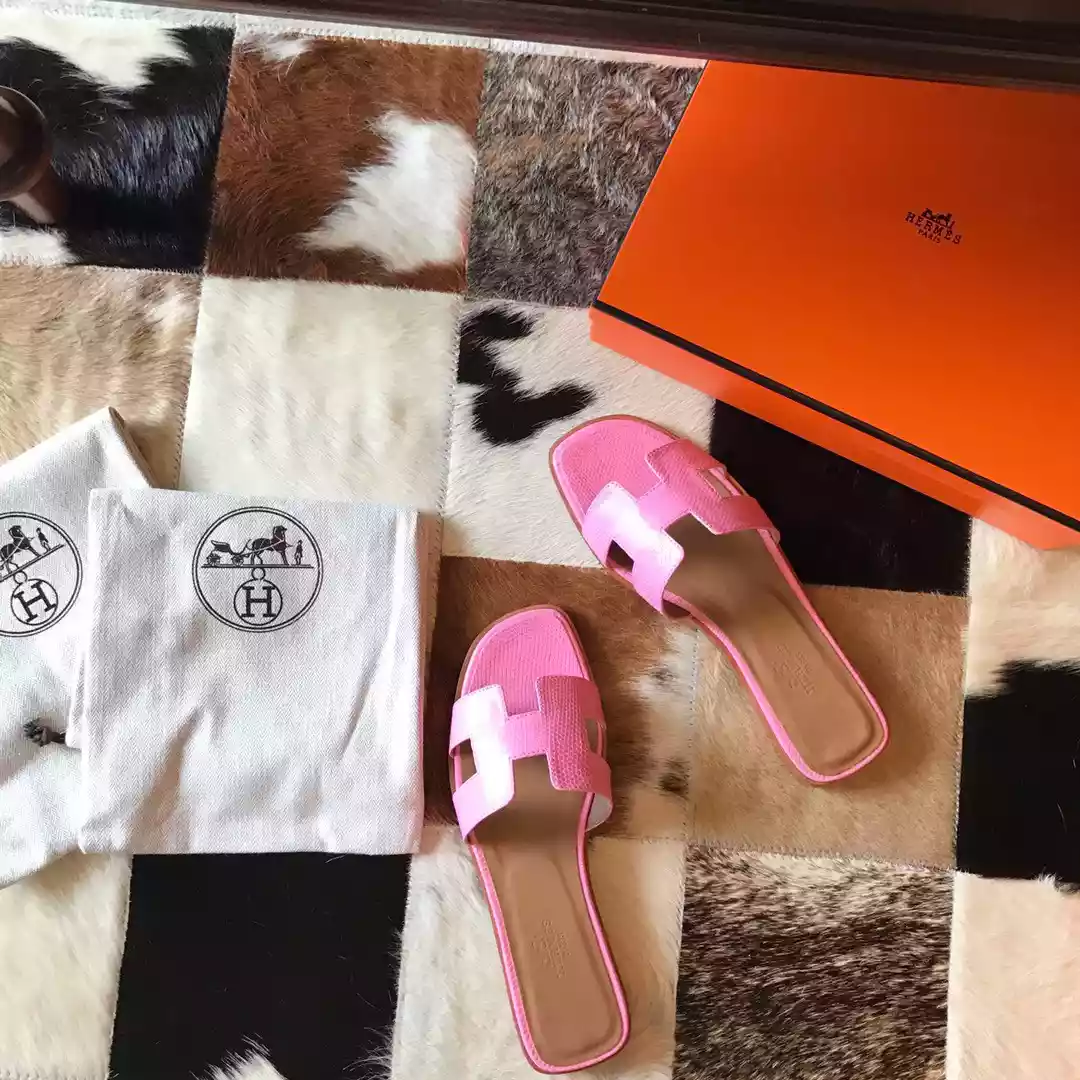 HERMES ORAN SLIDE SANDALS IN PINK LIZARD LEATHER – HMSD113