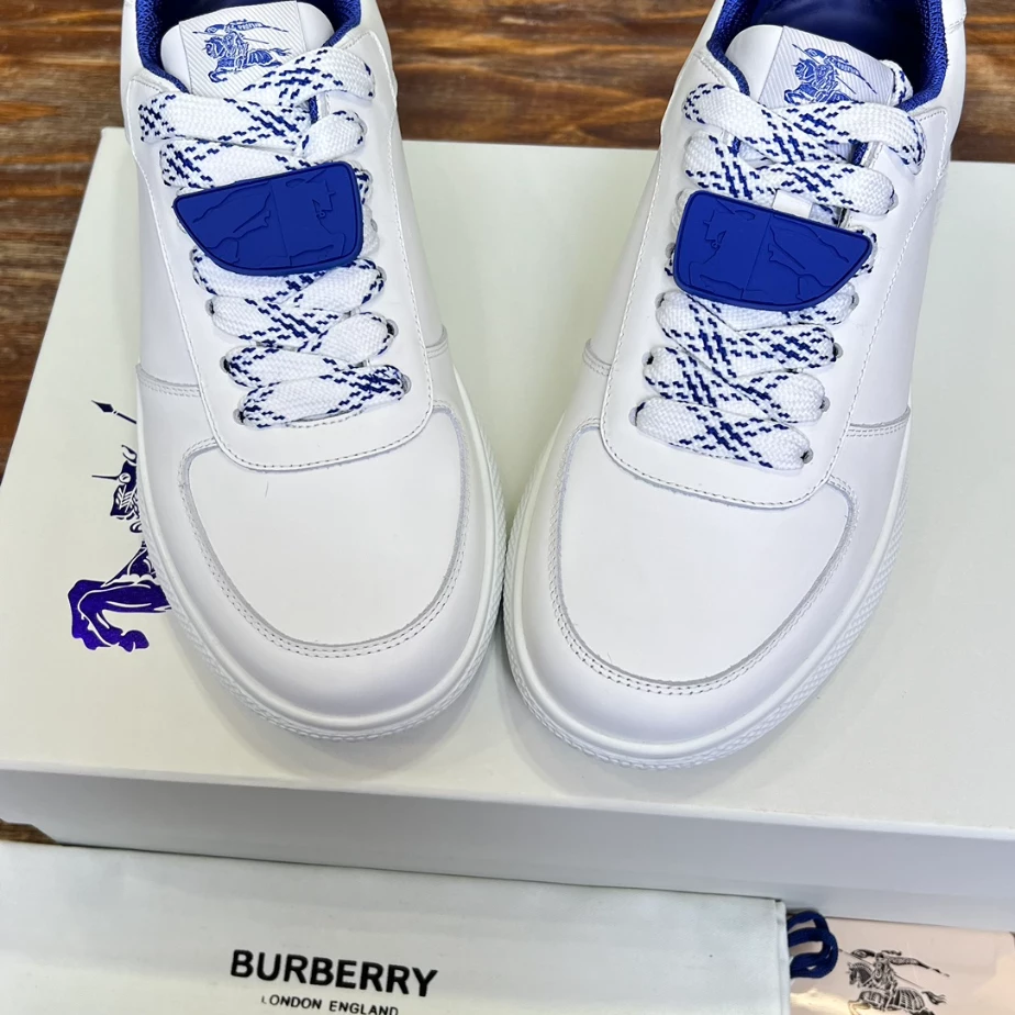BURBERRY LEATHER SNEAKERS – BBR080