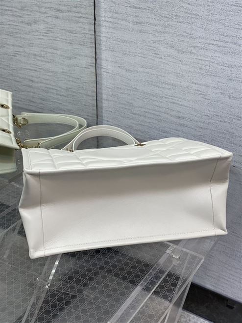 DIOR MEDIUM DIOR ESSENTIAL TOTE BAG WHITE ARCHICANNAGE CALFSKIN – DOB069