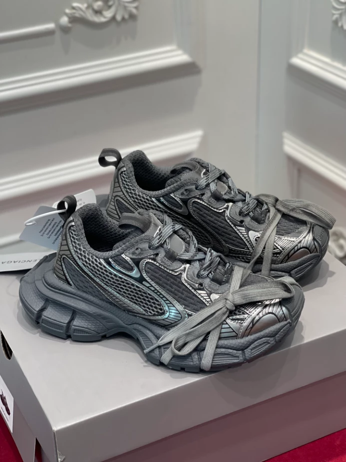 BALENCIAGA MEN’S 3XL SNEAKER – BLA123