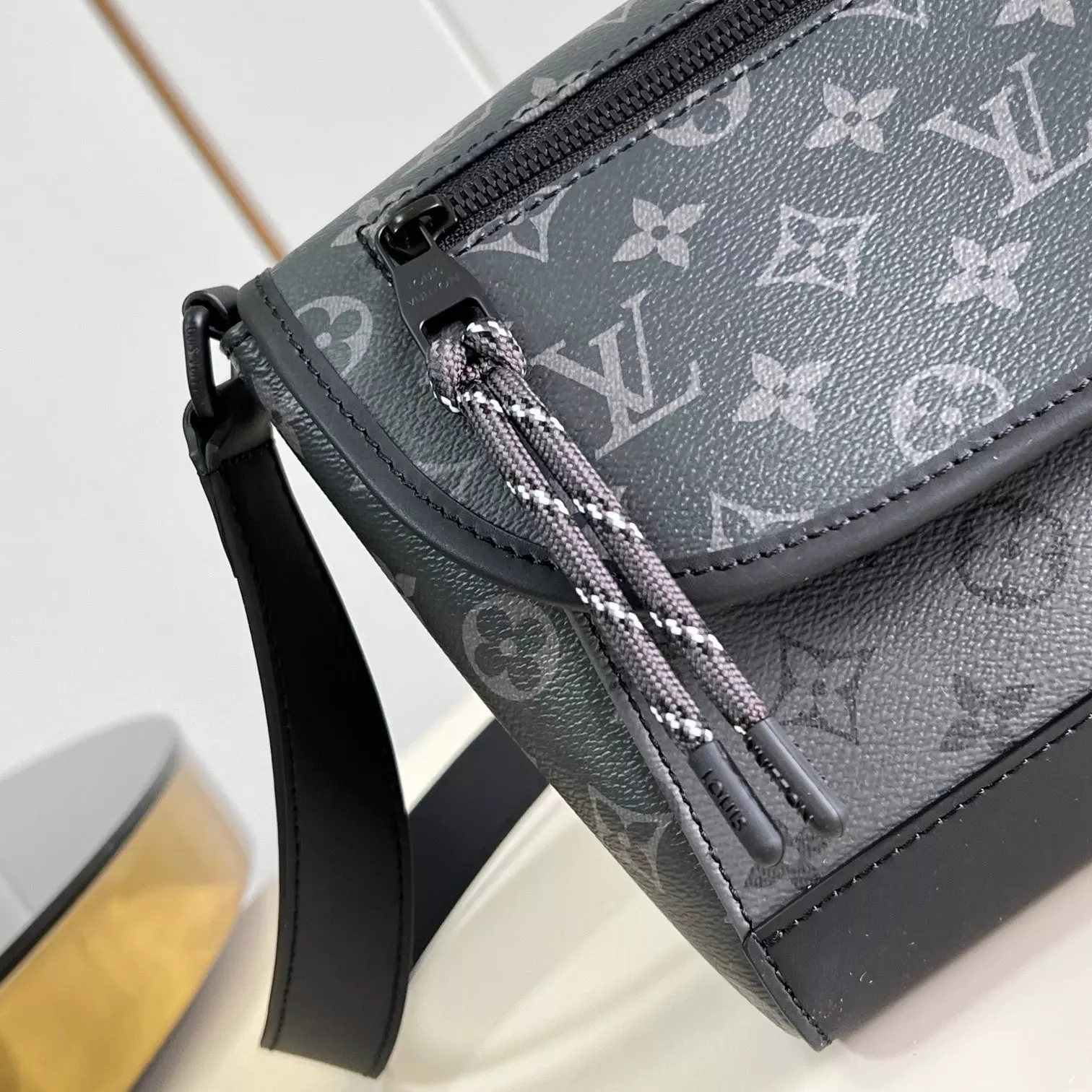 PULSE MESSENGER BAG MONOGRAM ECLIPSE CANVAS M12681 – LW426