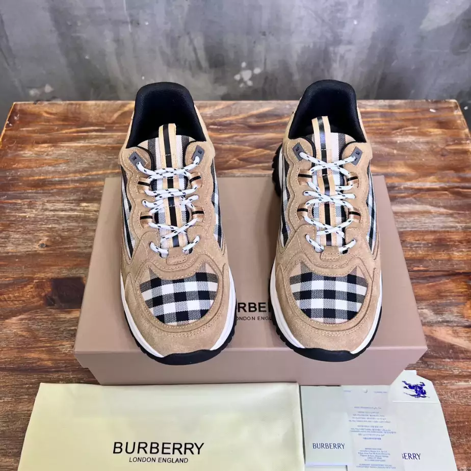 BURBERRY SNEAKERS – BBR104