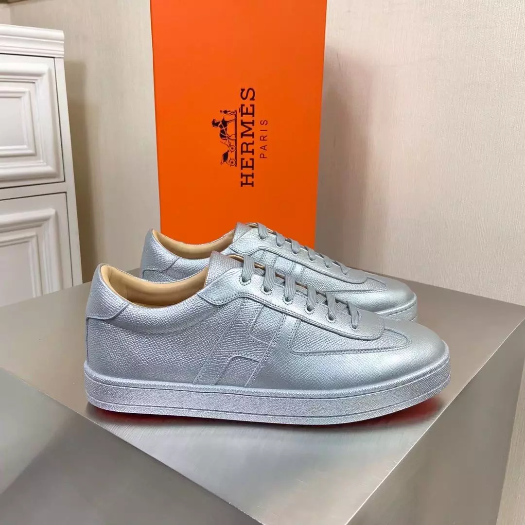 Hermes Boomerang Sneakers In Silver Epsom Leather – HM053