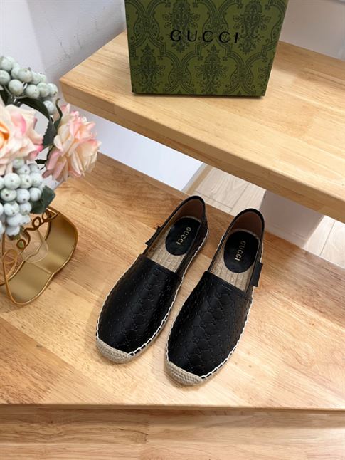 GUCCI PILAR LOGO-EMBOSSED LEATHER ESPADRILLES IN BLACK – GL031