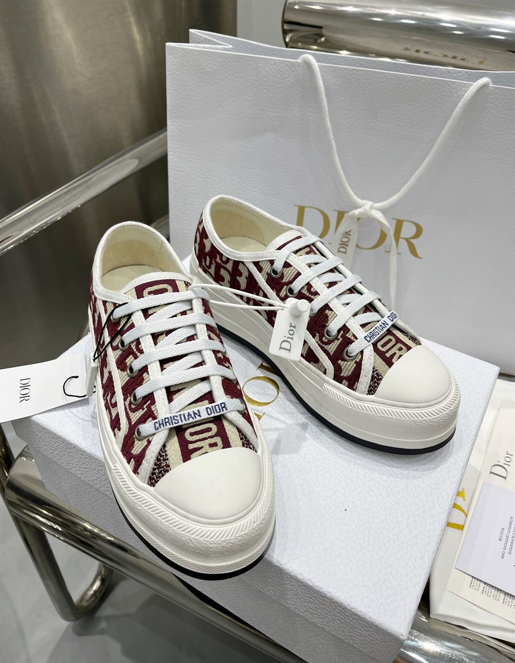DIOR WALK’N’DIOR SNEAKER – DO126