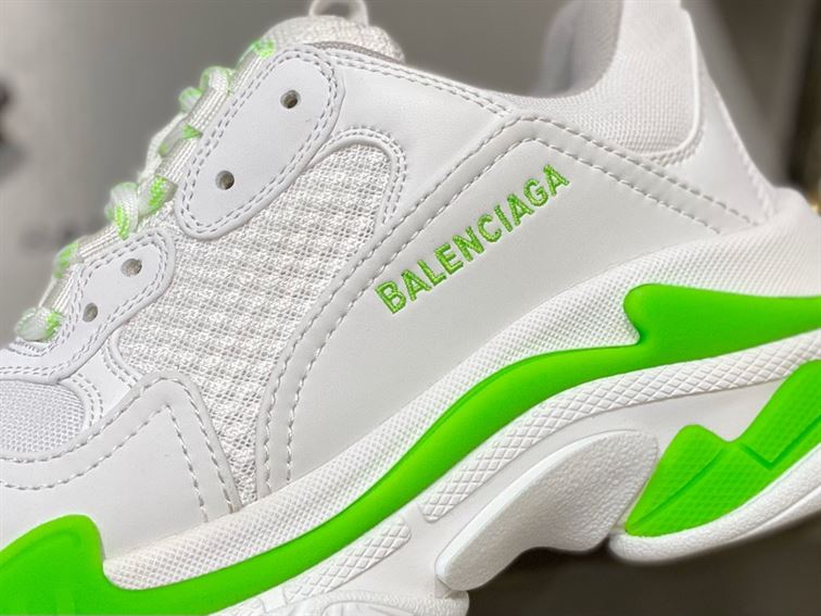 BALENCIAGA TRIPLE S 1.0 SNEAKERS IN WHITE AND GREEN – BLA022