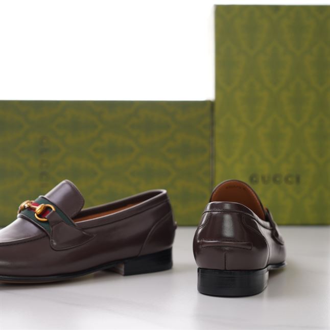GUCCI BRIXTON WEB LOAFER IN LEATHER WITH HORSEBIT – GL009