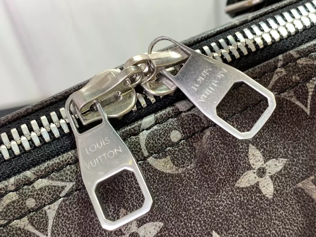 Louis Vuitton Keepall 50cm Leather Bag in Black – LW189