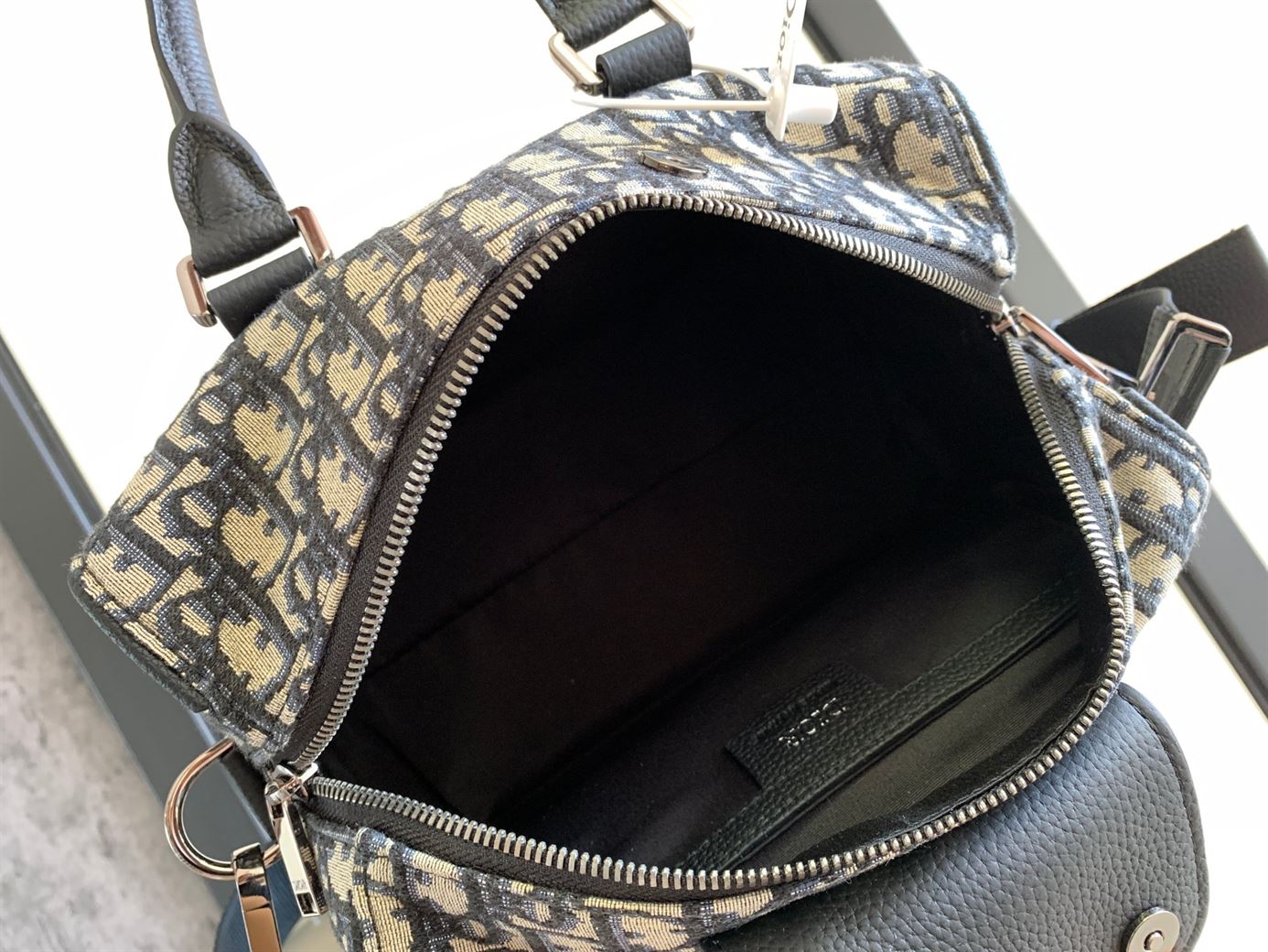 DIOR LINGOT 26 BAG BEGIN AND BLACK DIOR OBLIQUE JACQUARD – DIO045