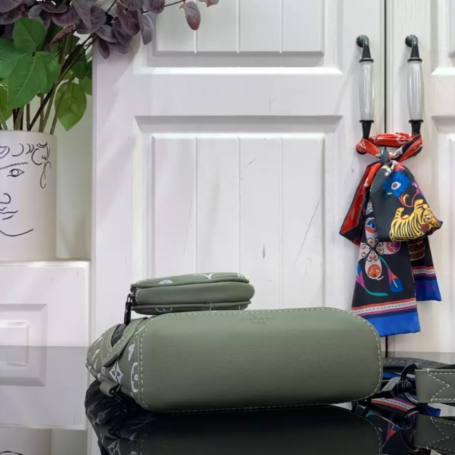 Louis Vuitton Duo Slingbag Olive Green Monogram Shadow – LW152