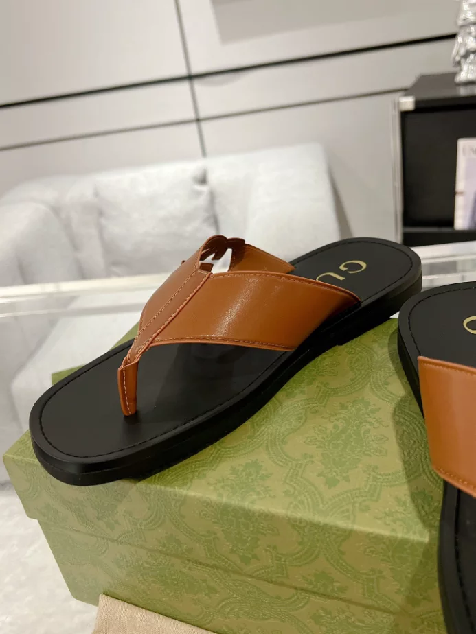 GUCCI MEN’S SLIDE SANDAL – GSL061