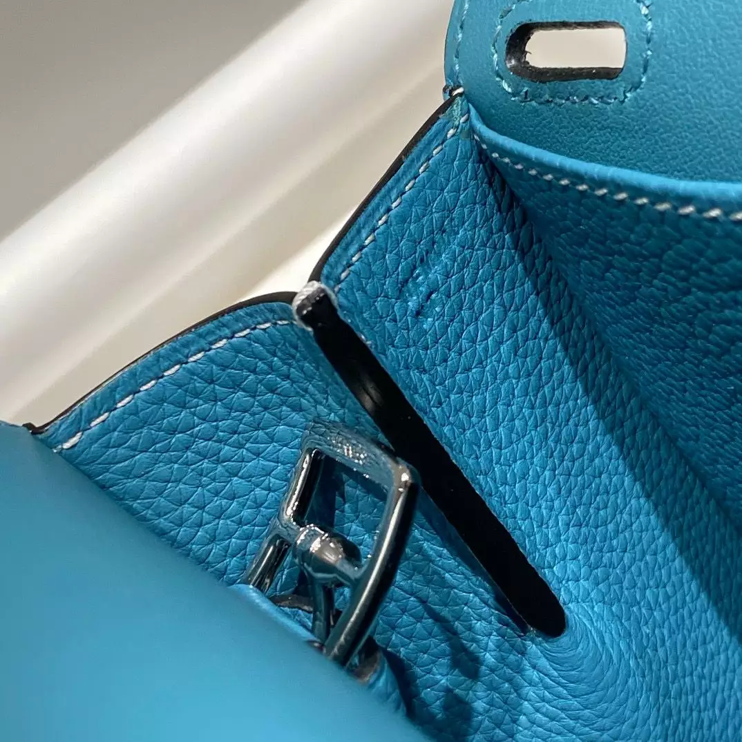 Hermes Halzan 25 Bag in Blue Jean Clemence Leather – HW091