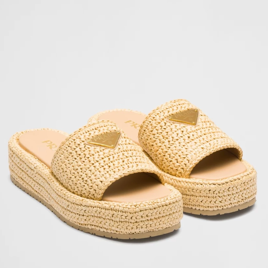 PRADA CROCHET FLATFORM SLIDES IN BEIGE RAFFIA-EFFECT YARN – PSD070