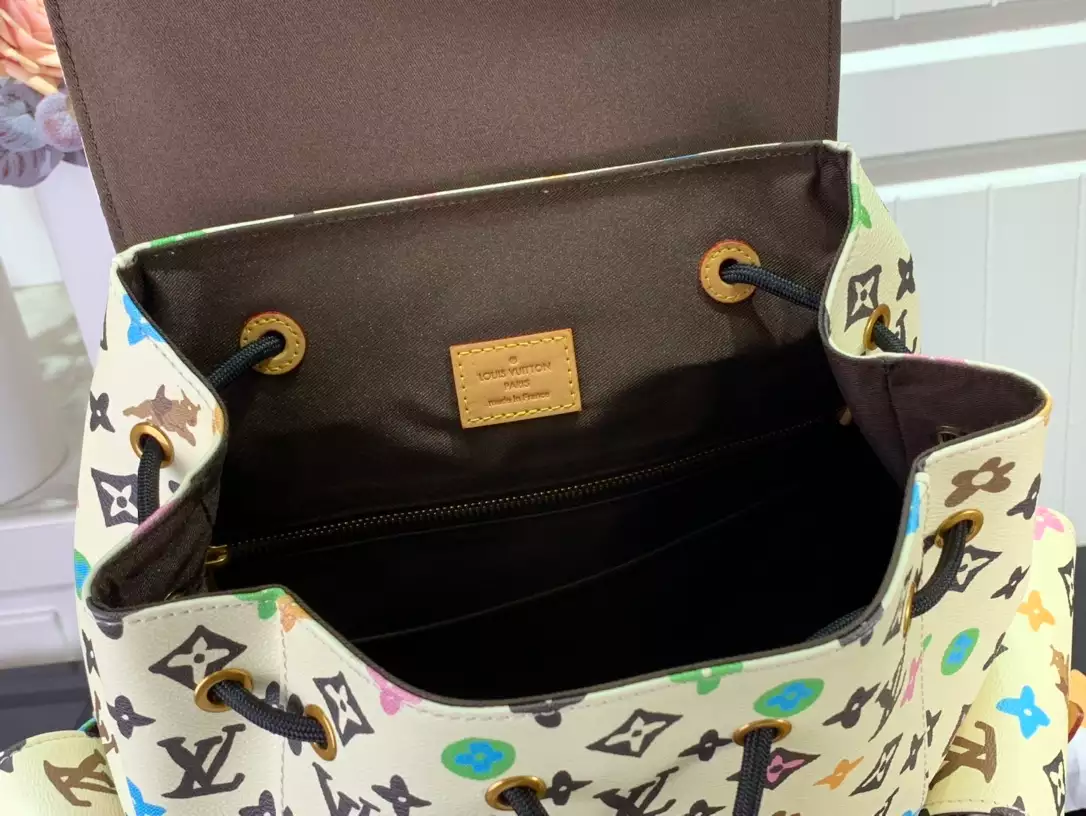 LV Christopher MM Backpack in Vanilla Monogram Craggy Coated Canvas – LW186