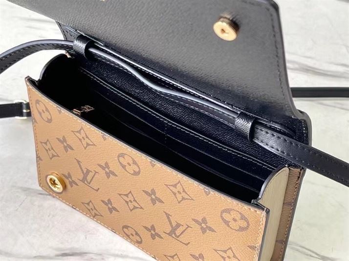 LOUIS VUITTON LV BOOK CHAIN WALLET – LW137